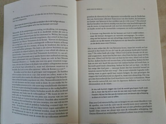 Two-page book spread in Dutch, left page shows header 'In gesprek met Etienne Vermeersch' with page 84, right page shows header 'Over God en Moraal' with page 85; dense column text in Dutch across both pages.